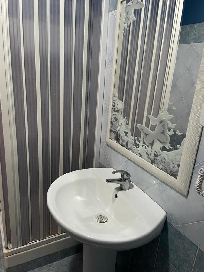 Locami Holiday&Rooms Suite Jolanda カターニア エクステリア 写真